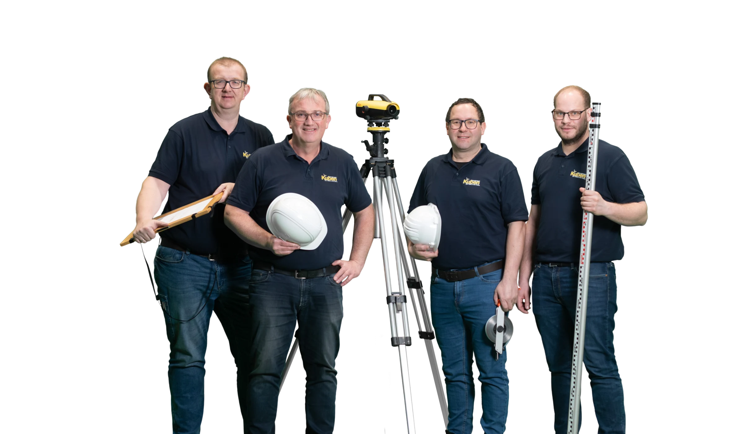 Kuben-Mitarbeiter mit Helmen auf der Baustelle